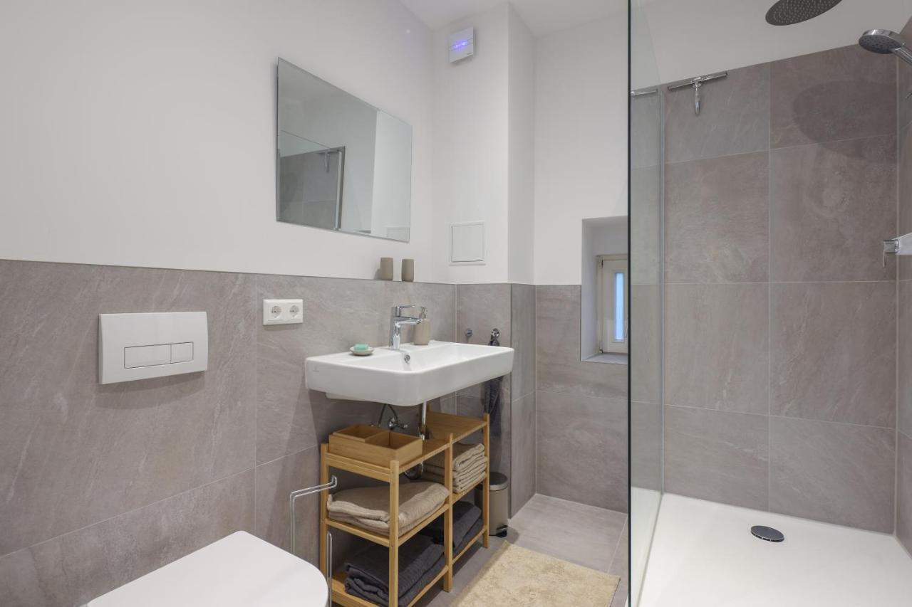 Neue 2-zi-apartment 15 Min Entfernung Zum Hbf Und Brandenburger Tor Berlim